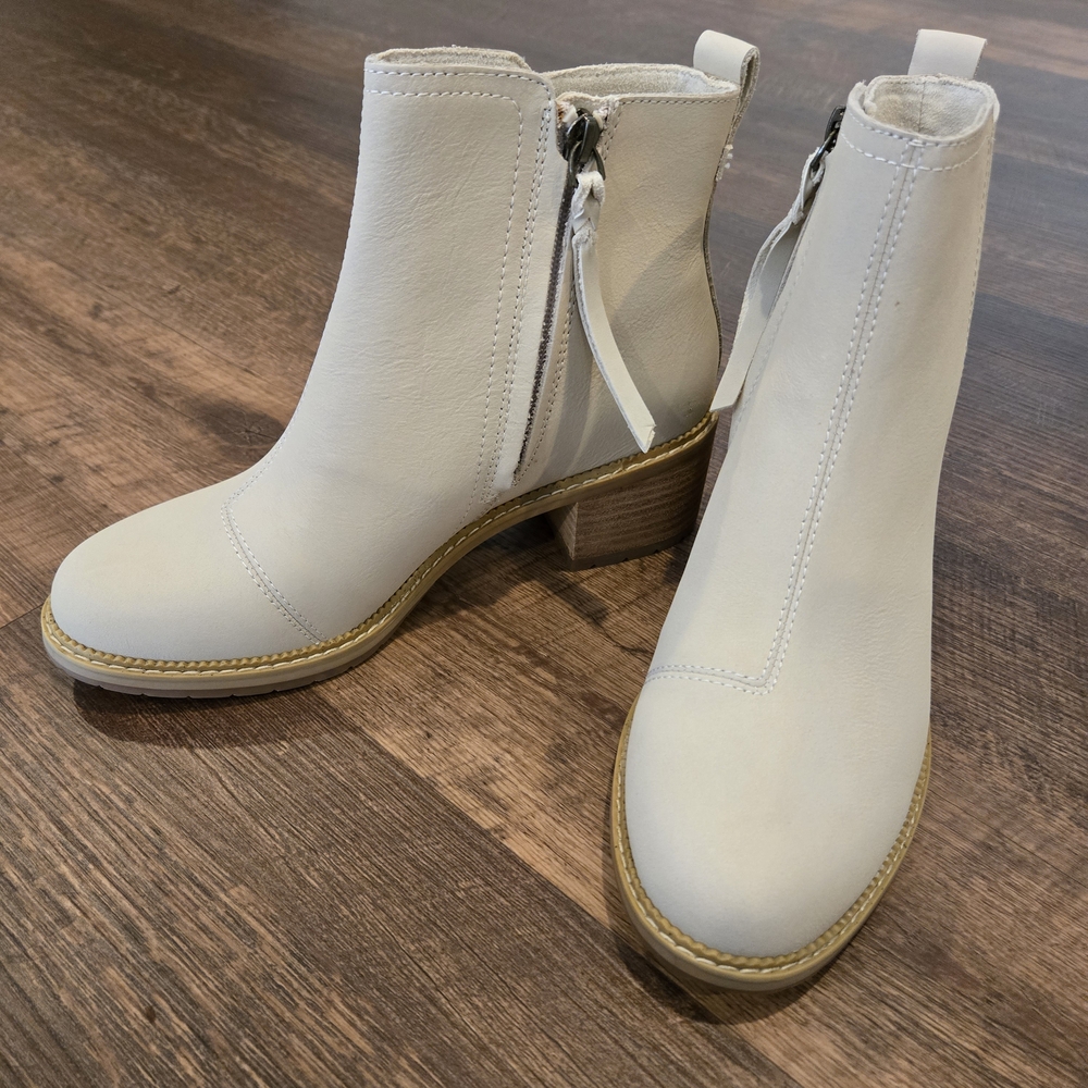 Toms Cream Leather Side Zip Block Heel Ankle Boots